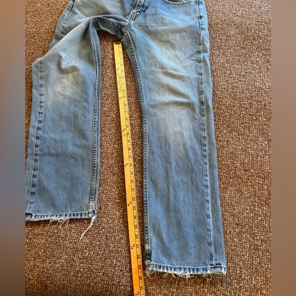 Levi's Women's Light Blue Cropped Jeans - Picture 4 of 10